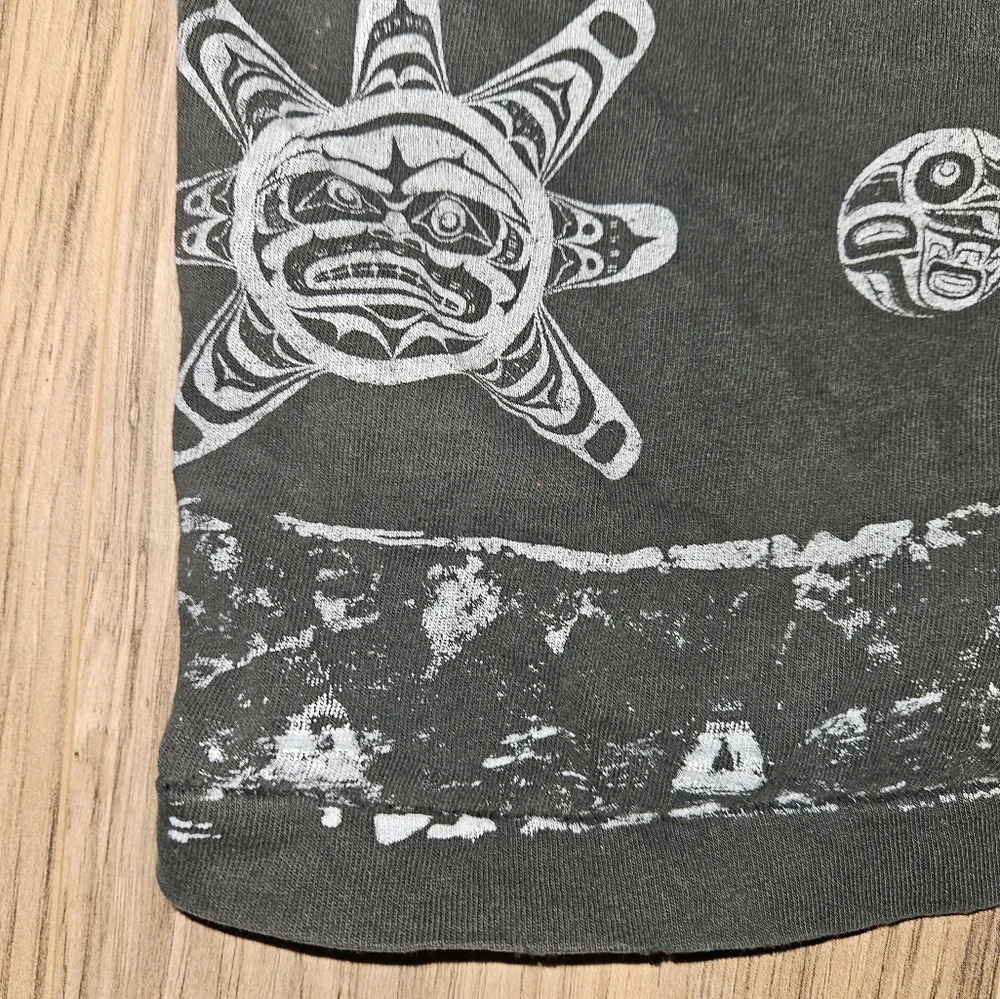 Vintage 90s Alaska Tribal Fish and Sun All Over Print Single Stitch Shirt XL - Picture 6 of 6